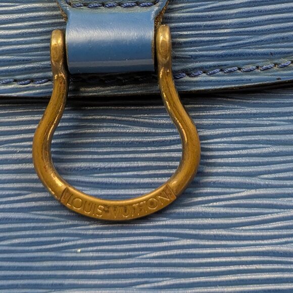 Louis Vuitton Epi Saint Cloud GM Purse - Picture 4 of 17